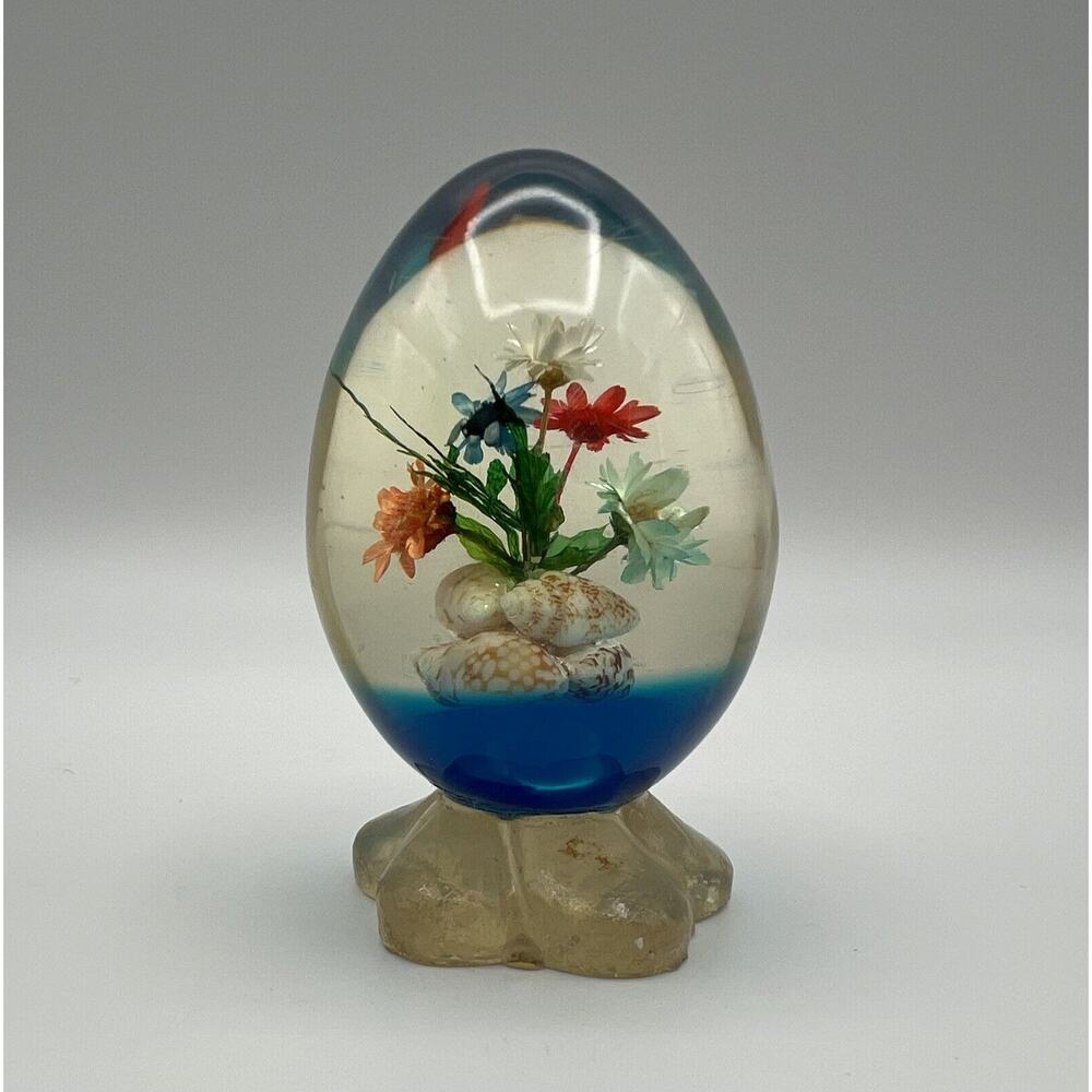 Vintage 3” Lucite Footed Nautical Paperweight Figurine w Flowers & Sea Shells